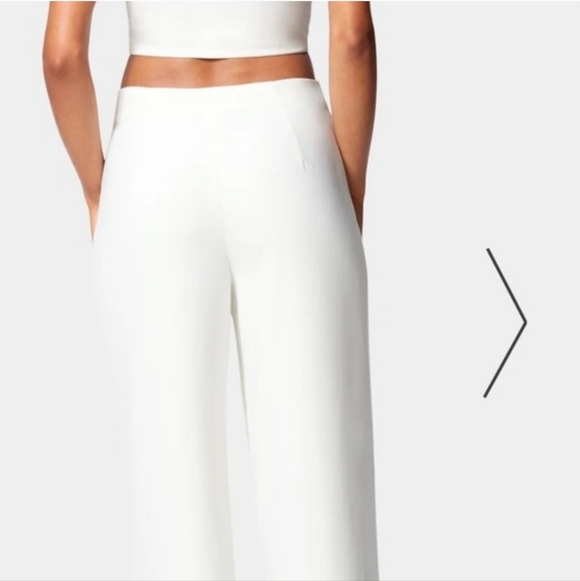 NWT Women's Wide Leg Halter Jumpsuit Keyhole Detail White Sz 6 - Picture 4 of 16